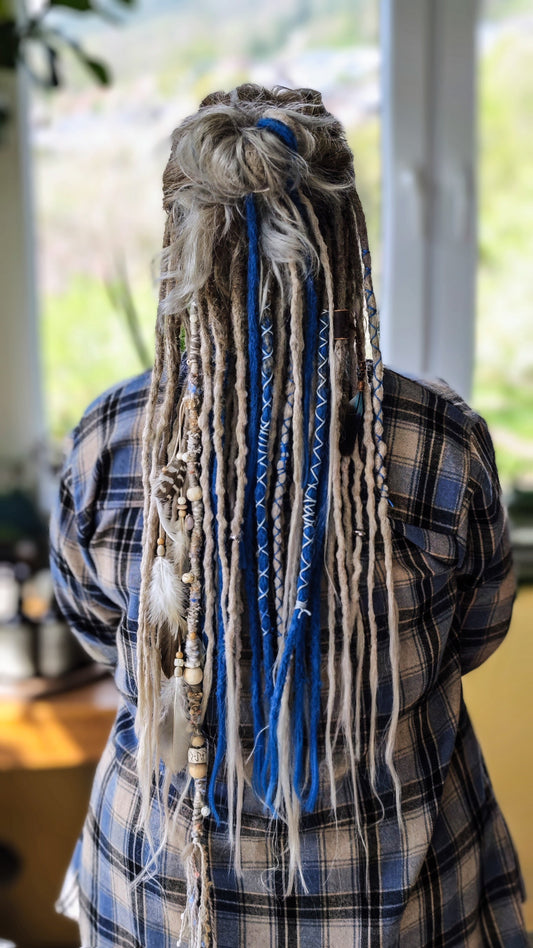 Dreads mit Kunsthaar verlängern – Vorteile & über 700 Farben ✨