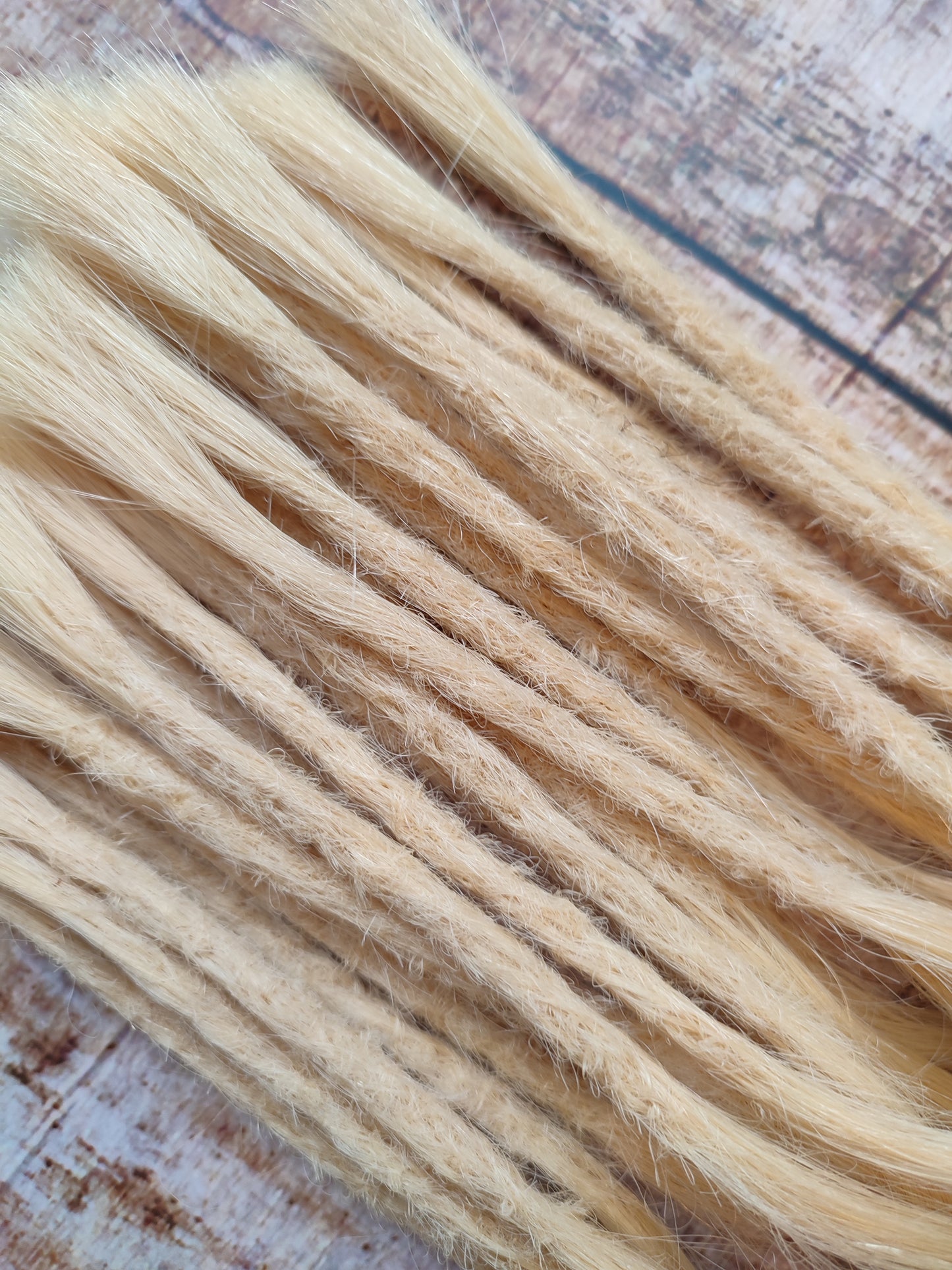 Dreadlocks Echthaar Extensions hellichtblond