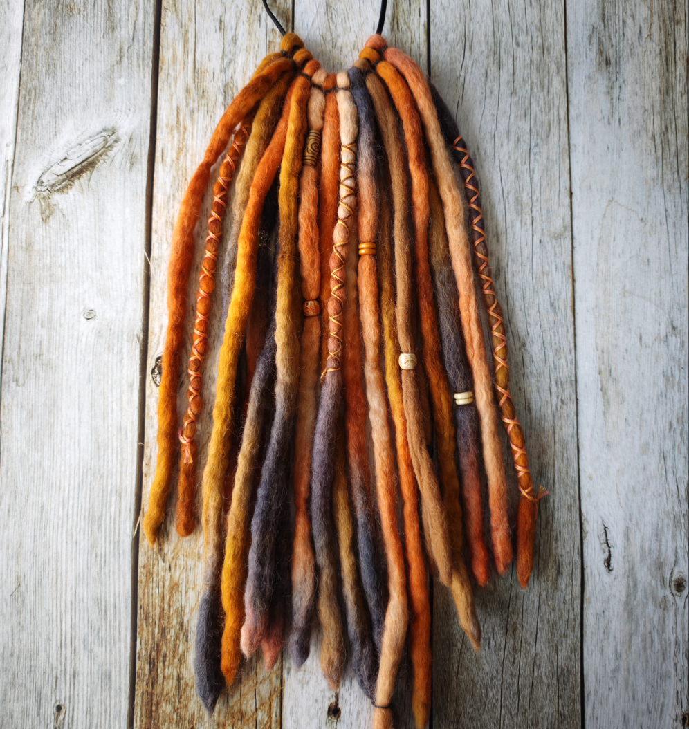 Autumn Fire – handgefärbte 10 DE Wool Dreads SPECIAL EDITION
