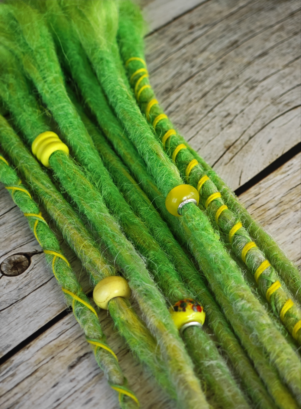 Straight Dreads | Individuelles synthetic Set in deiner Wunschfarbe