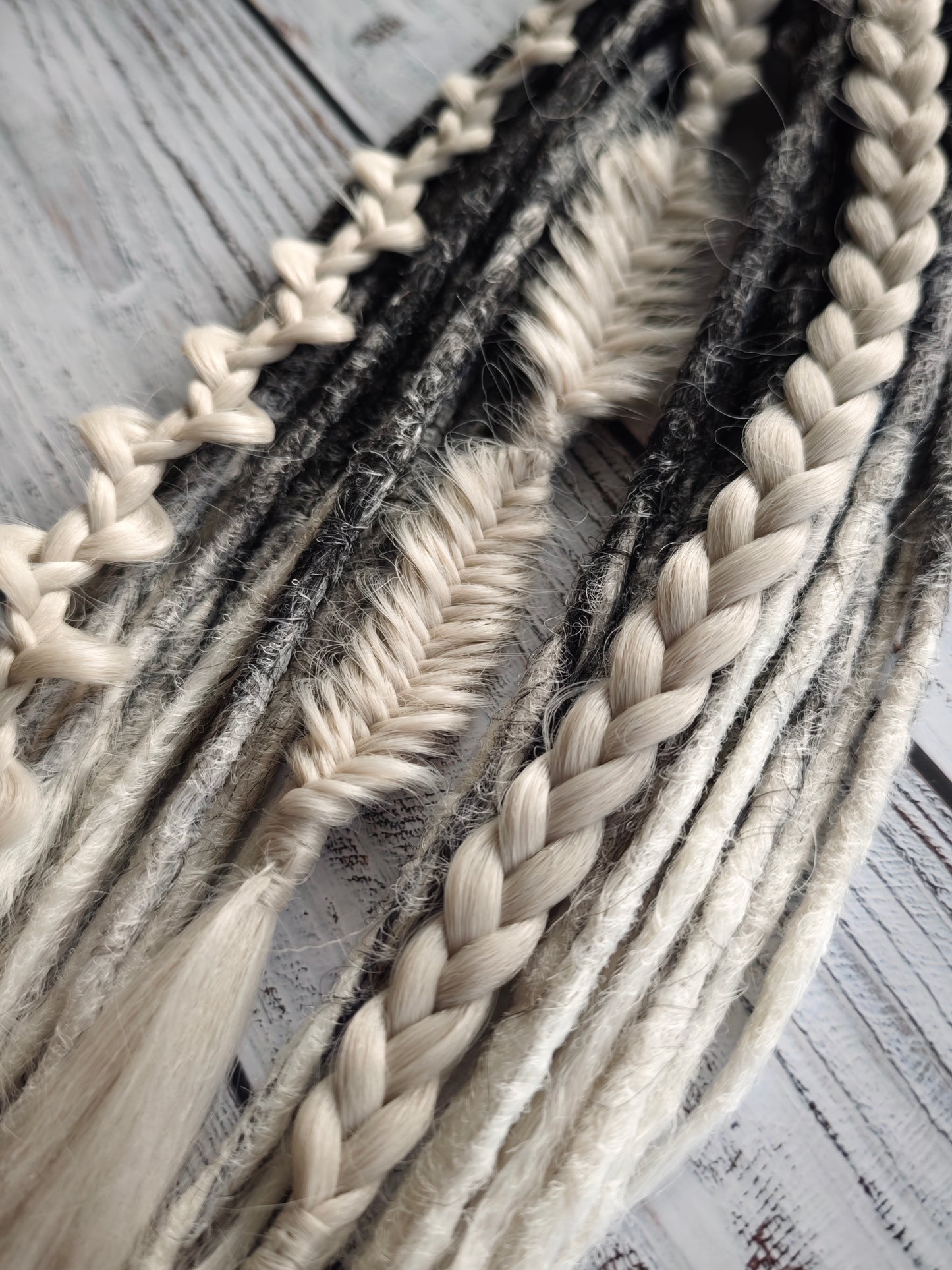 Beispiel für straight Dreads (Braids werden nur auf Wunsch dazu gemacht)