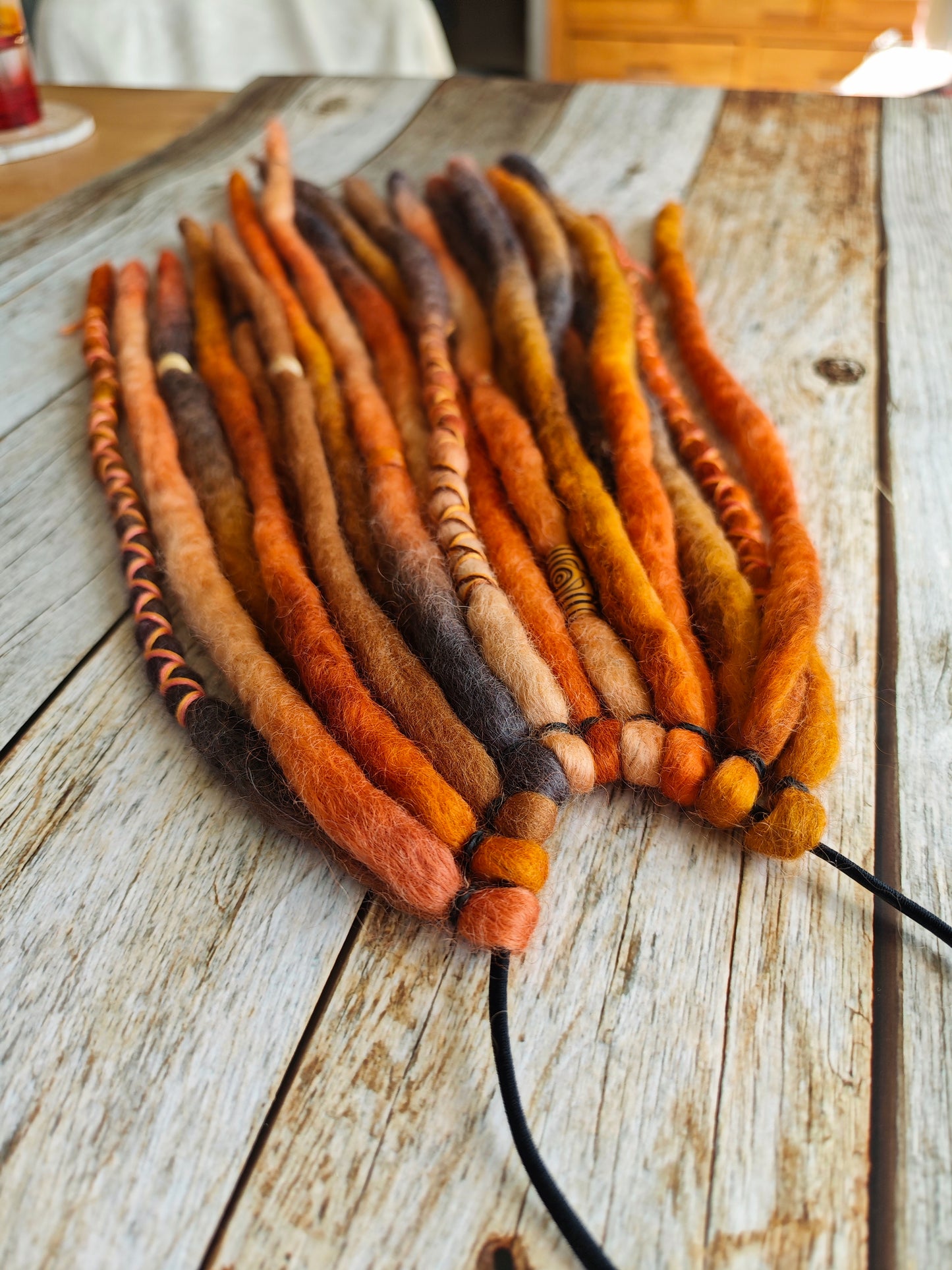 Autumn Fire – handgefärbte 10 DE Wool Dreads SPECIAL EDITION