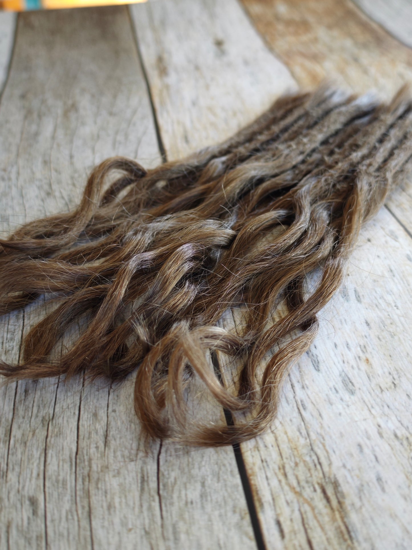 Echthaar Dread Extensions | aschbraun 8 | gewellte Spitzen