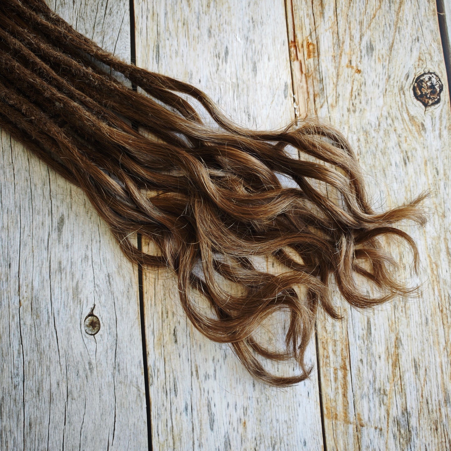 Echthaar Dread Extensions | rehbraun 10 | gewellte Spitzen