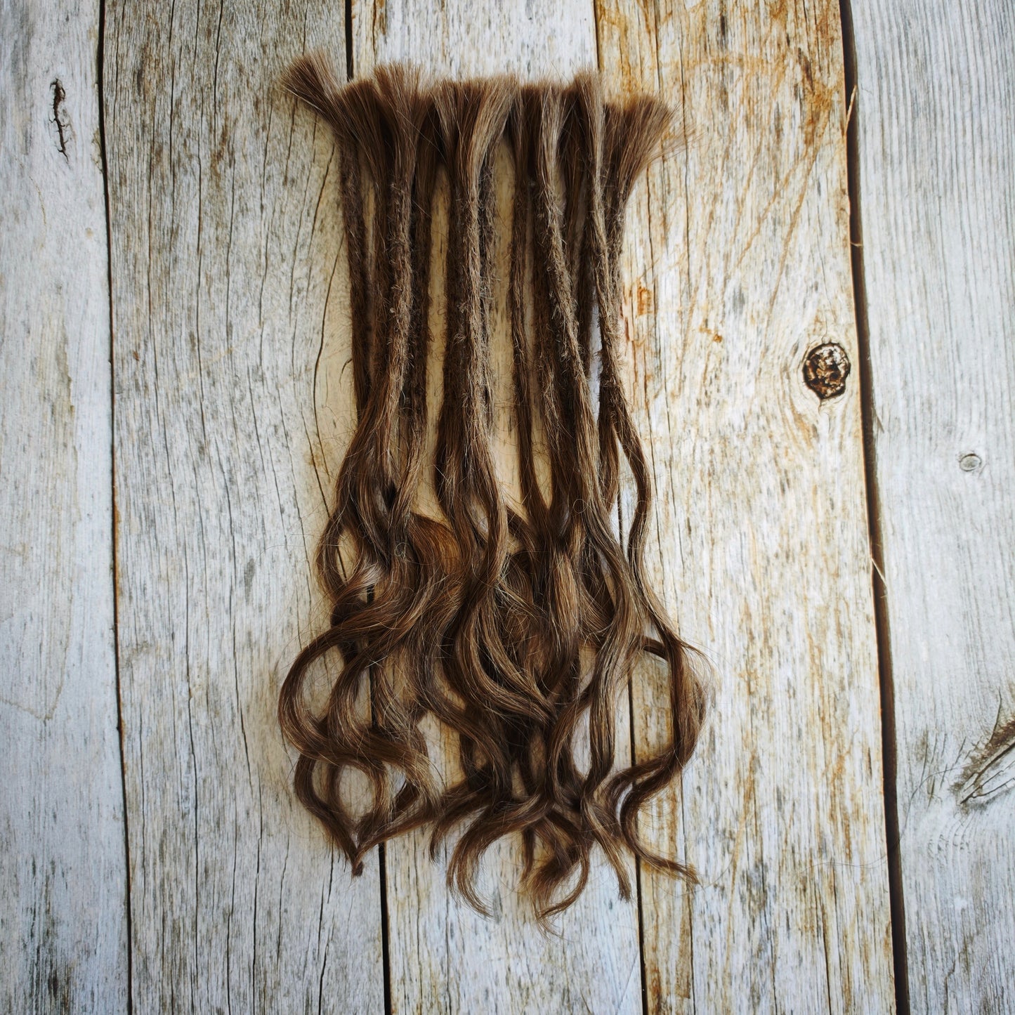 Echthaar Dread Extensions | rehbraun 10 | gewellte Spitzen