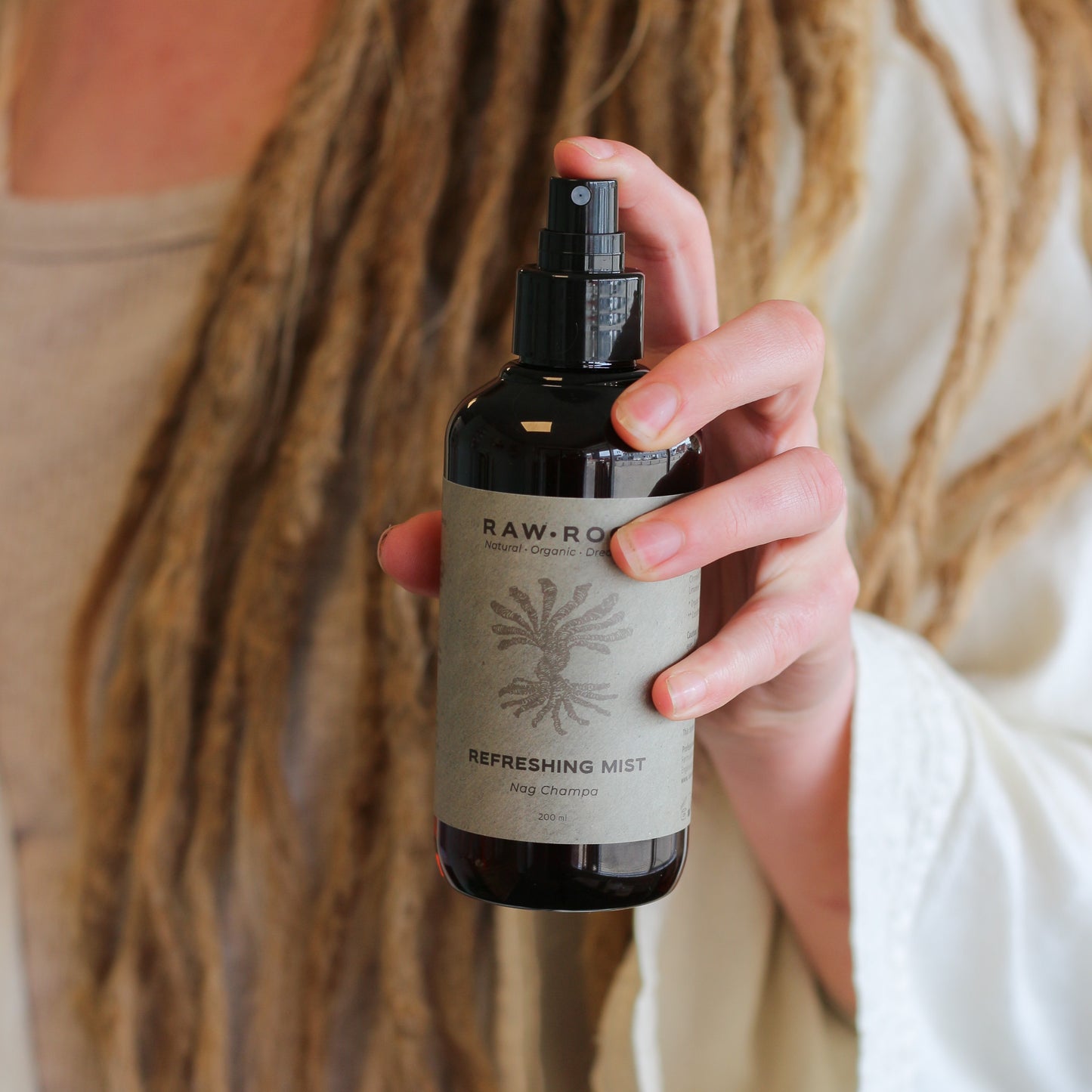 Eine Flasche Erfrischungsspray für dreads