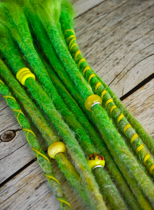 Synthetic Locs Akzent Set Straight Dreads – Farbe & Magie für deine Dreads