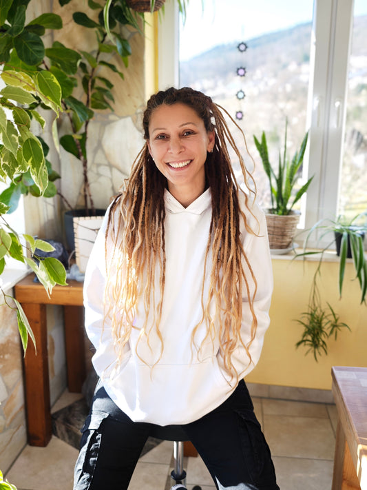Filigrane Echthaar-Extensions mit gewellten Spitzen – Sanfte Eleganz für Dreads